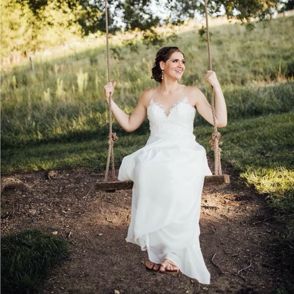 Nicole Milano Colet Italian Wedding Dress - Picture 7 of 10